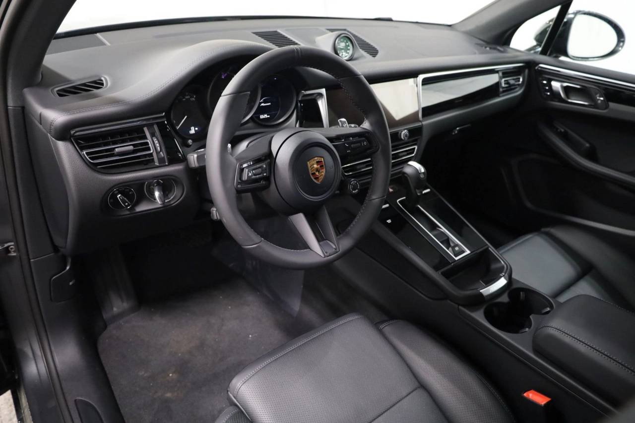 Used 2026 Volcano Grey Metallic Porsche  image 4