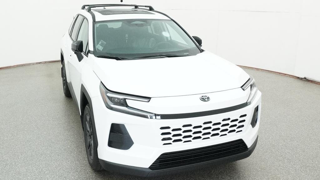 New 2026 Ice Cap Toyota XLE Premium image 8