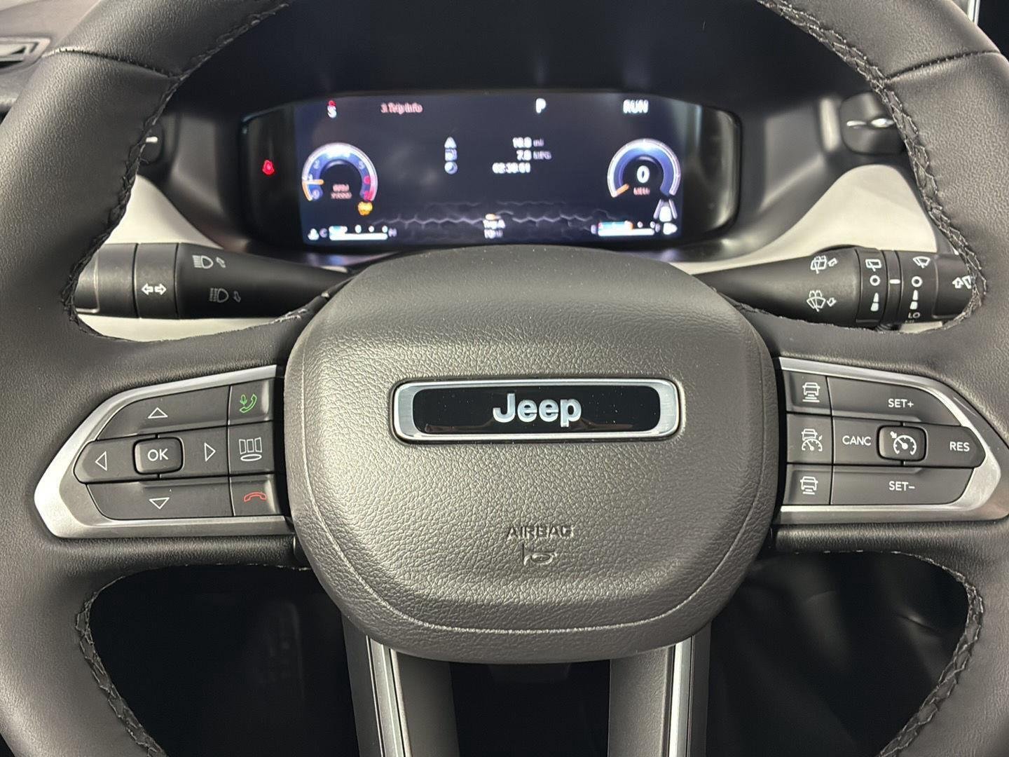 New 2026 Diamond Black Crystal Pearlcoat Jeep Limited image 12