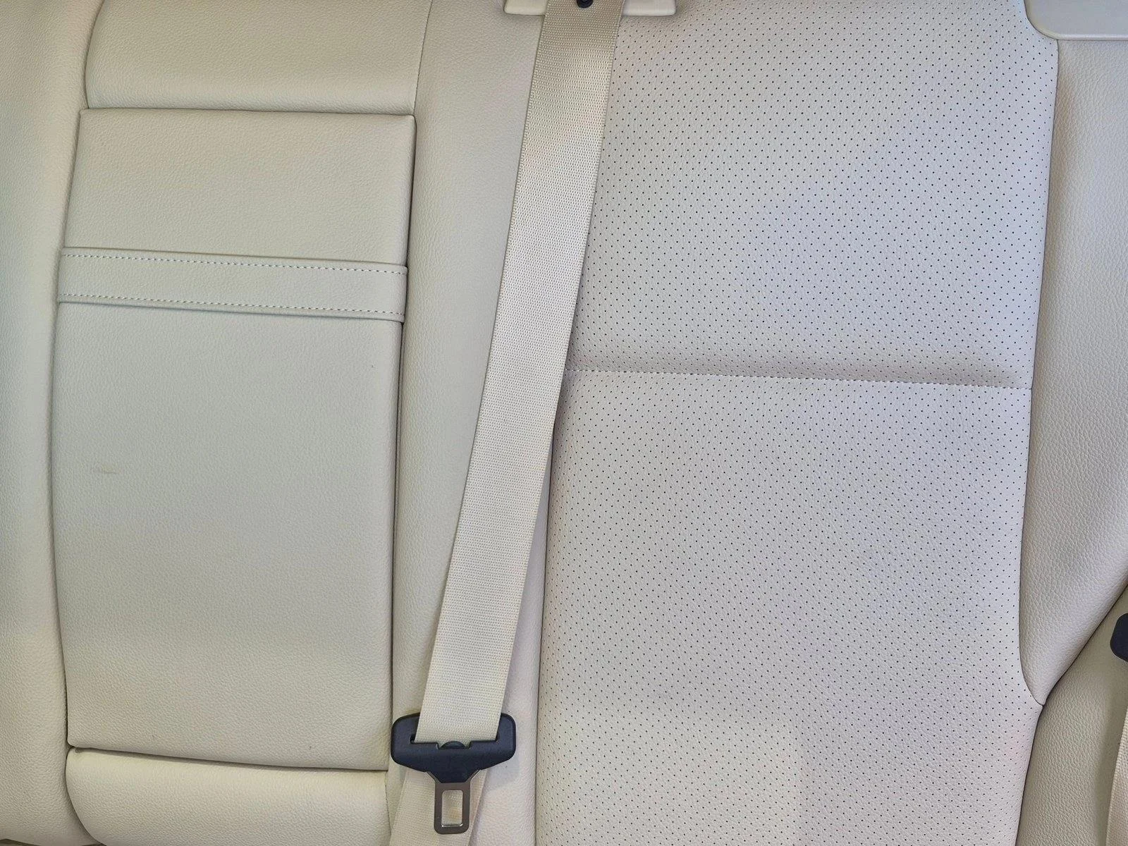 Used 2015 Polar White Mercedes-Benz GLK 350 image 13