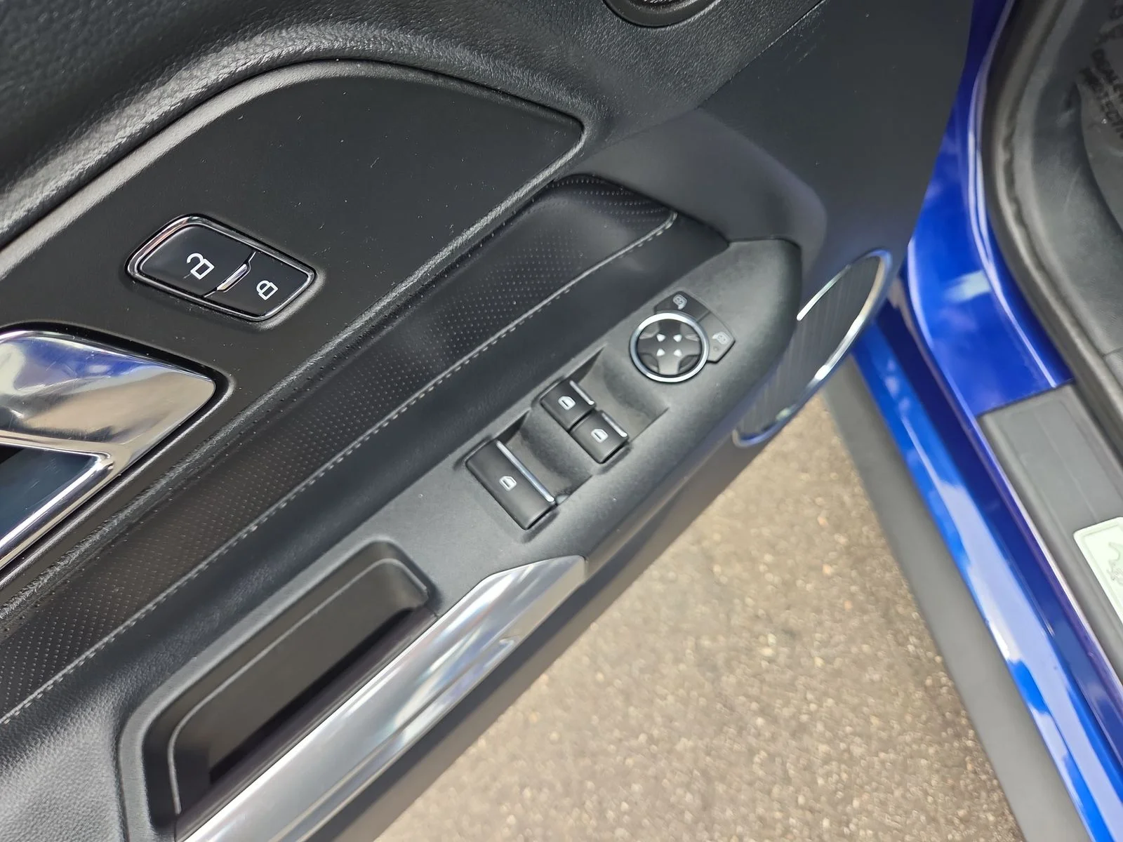 Used 2015 Deep Impact Blue Metallic Ford GT Premium image 11