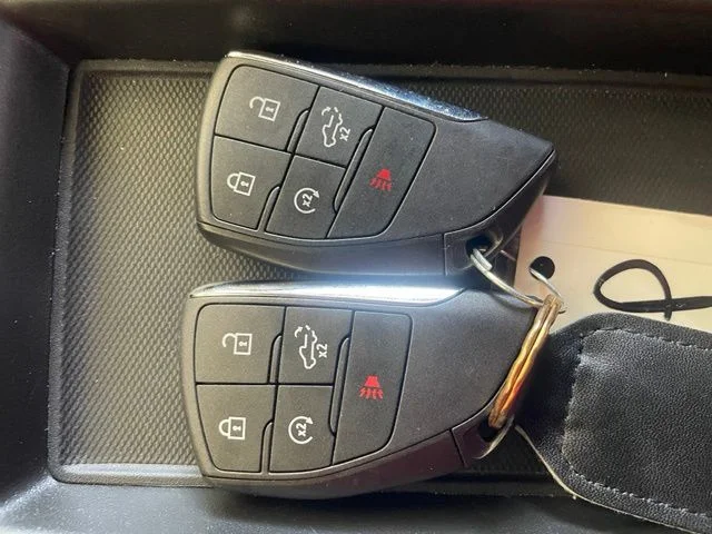 Used 2024 Red Chevrolet Custom image 18