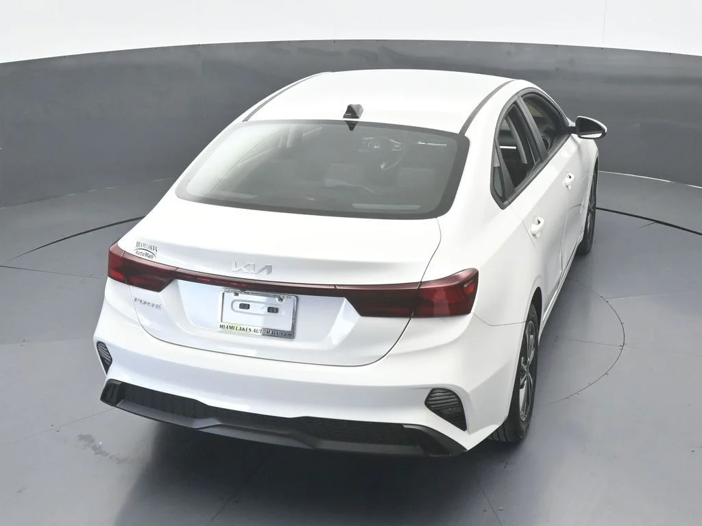Used 2023 Snow White Pearl Kia LXS image 43