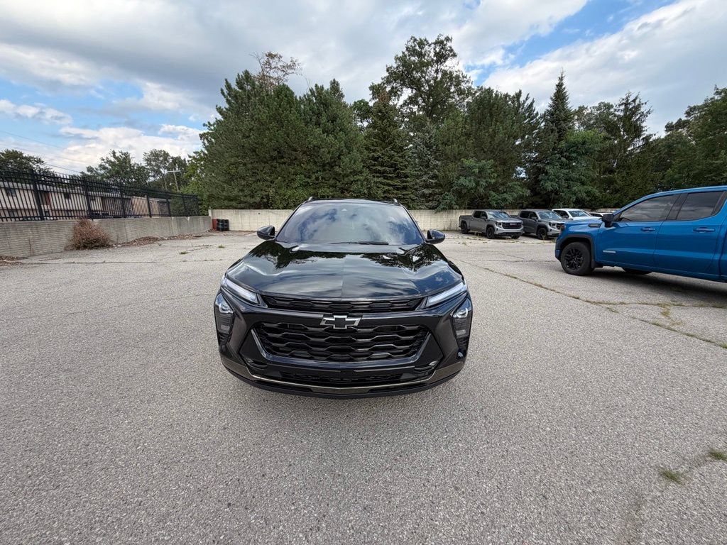 Used 2024 Mosaic Black Metallic Chevrolet ACTIV image 3