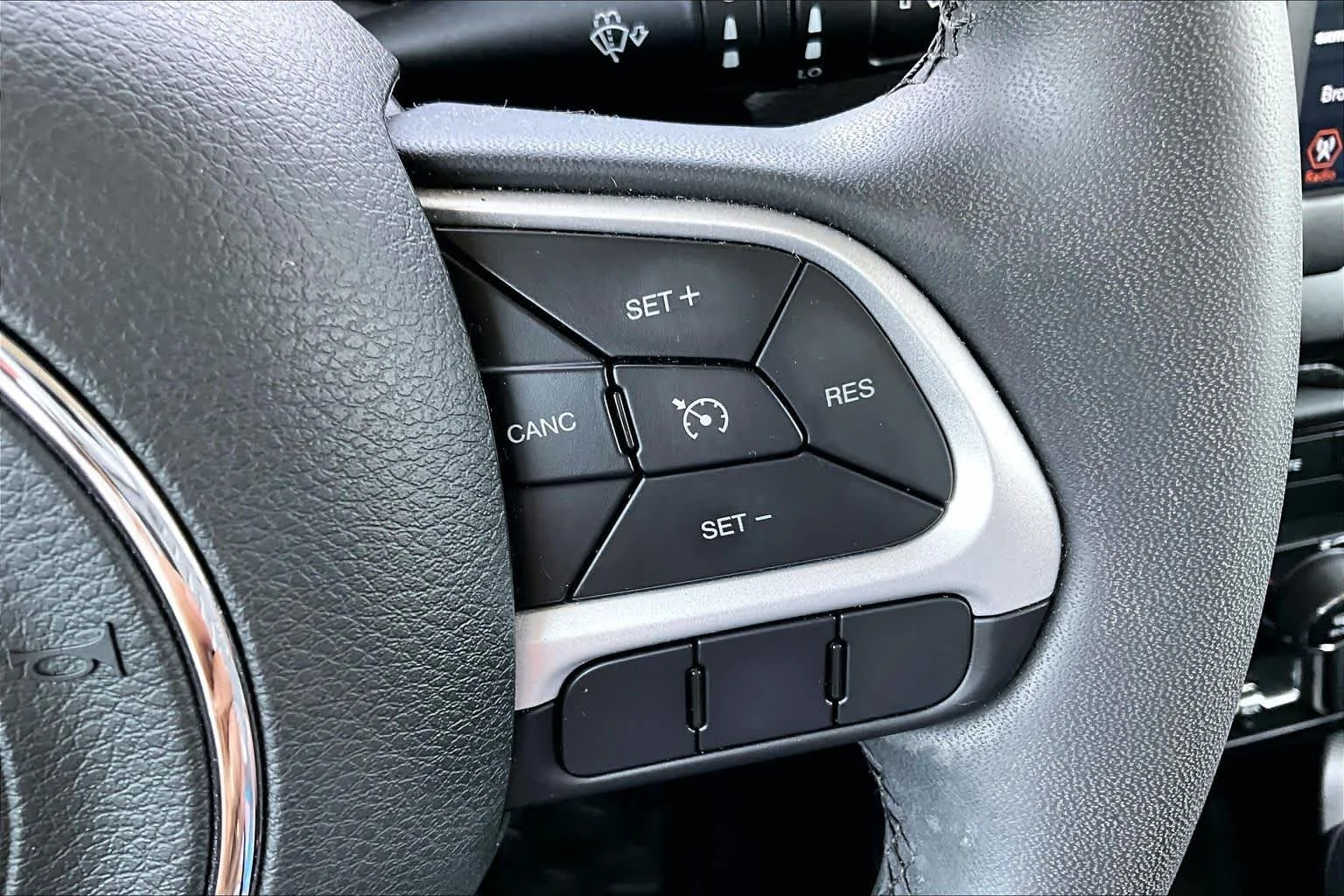 Used 2018 Glacier Metallic Jeep Latitude image 21