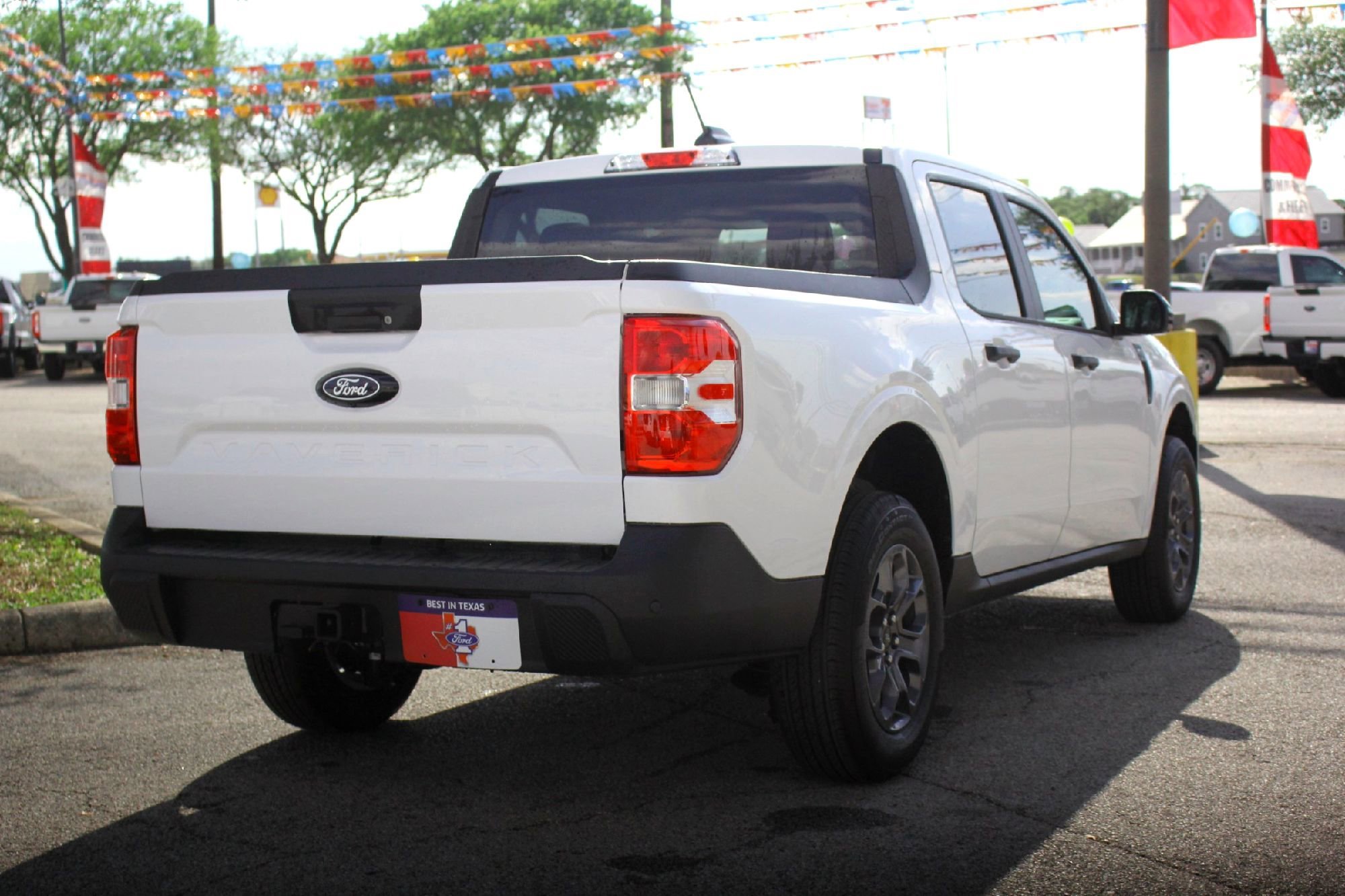 New 2026 Oxford White Ford XLT image 6