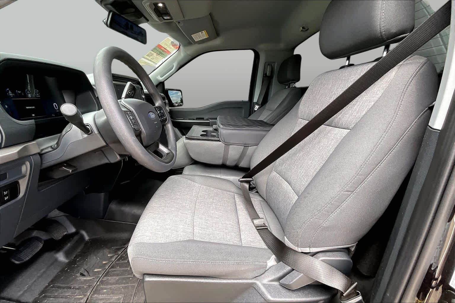 Used 2025 Agate Black Metallic Ford XL image 15