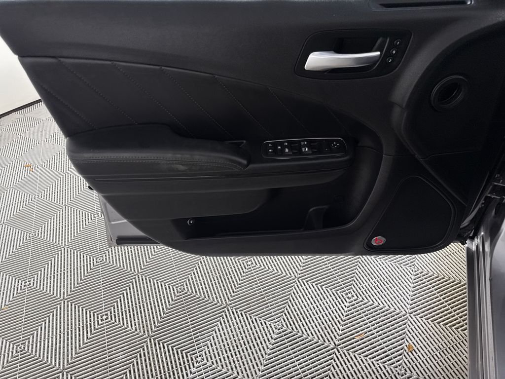 2016 Dodge Charger SXT - Photo 10