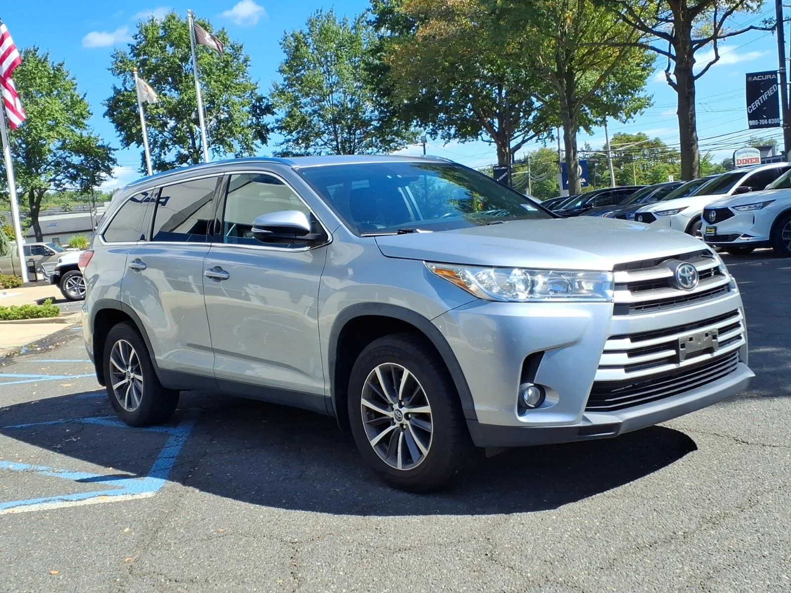 Used 2019 Celestial Silver Metallic Toyota XLE image 3
