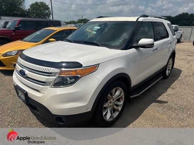 Used 2012 White Ford Limited image 2