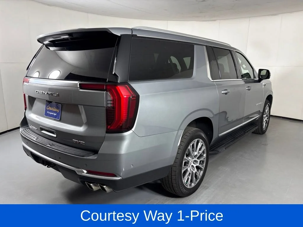 Used 2025 Sterling Metallic GMC Denali image 11