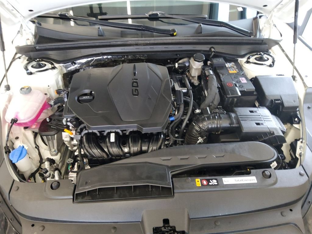 Used 2025 White Kia GT-Line image 21
