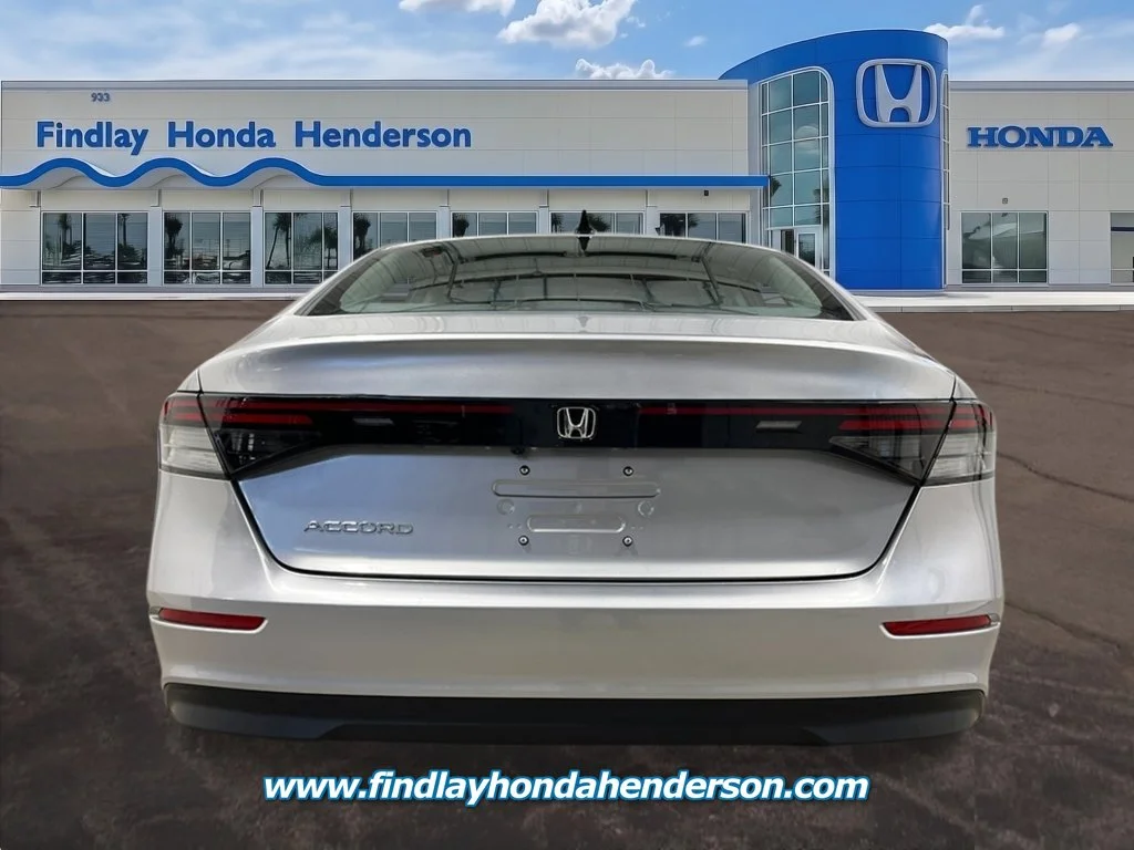 New 2026 Solar Silver Metallic Honda SE image 4
