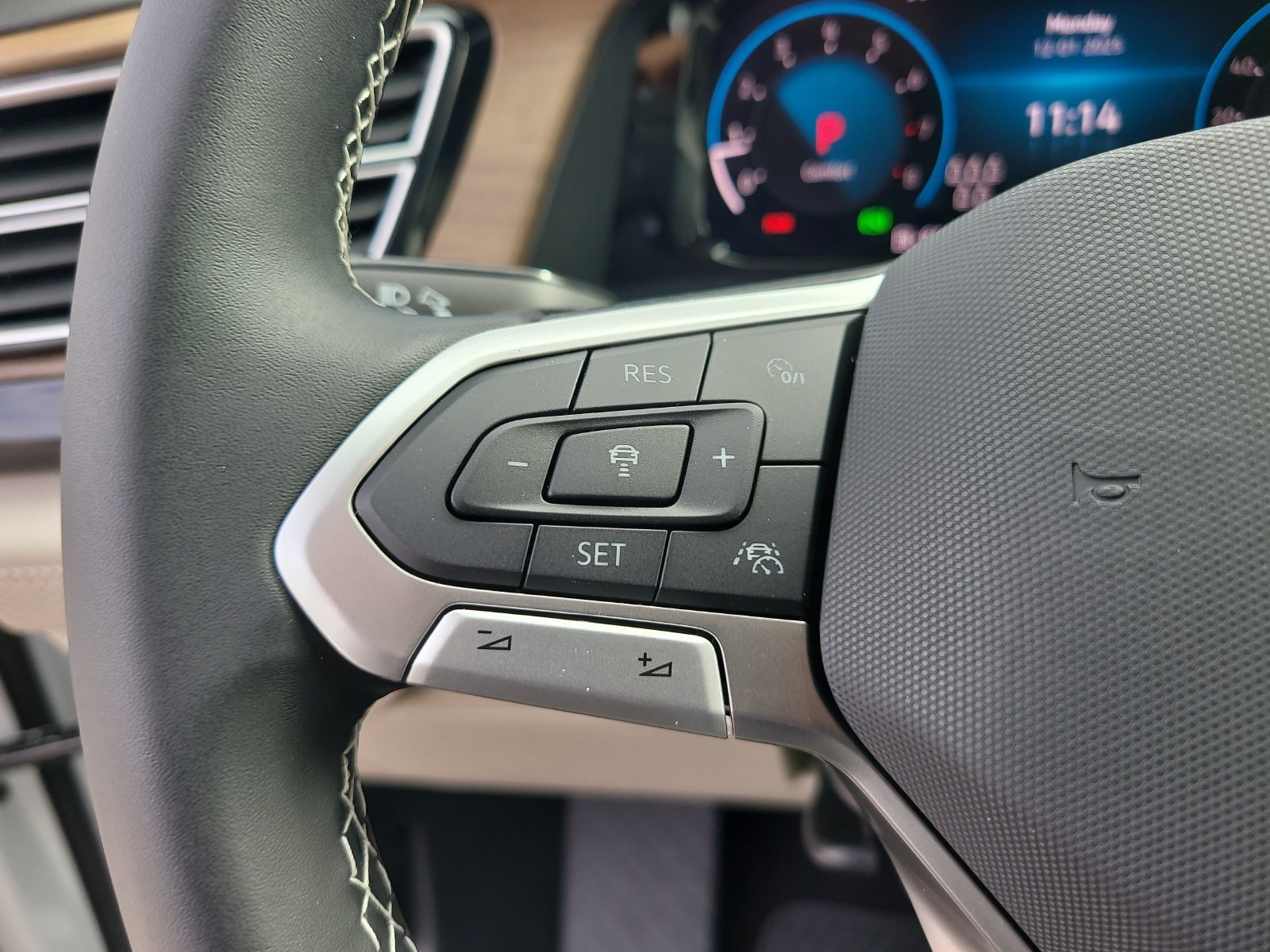 2026 Volkswagen Atlas SE w/Tech - Photo 30