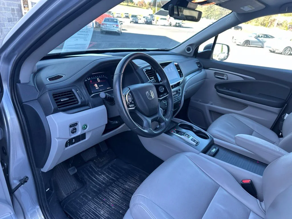 Used 2022 Lunar Silver Metallic Honda Special Edition image 21