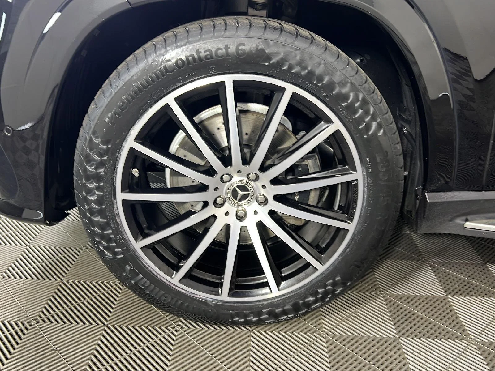 Used 2024 Obsidian Black Metallic Mercedes-Benz GLS 580 image 14