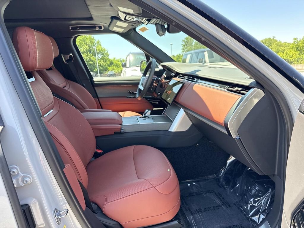 New 2026 Borasco Grey Land Rover SV Signature Suite image 13