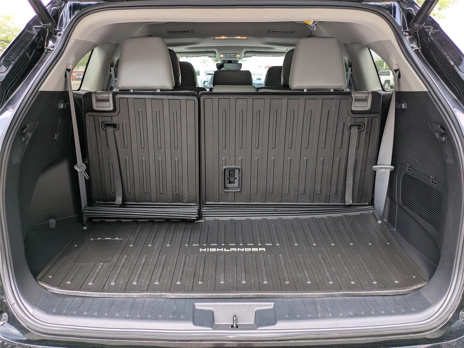 Used 2023 Midnight Black Metallic Toyota XLE image 13