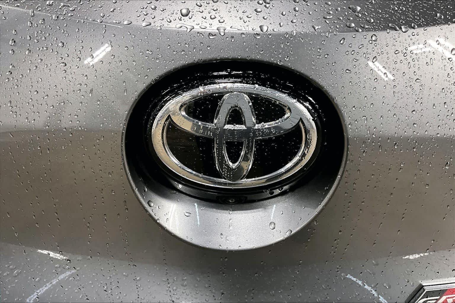 Used 2025 Heavy Metal Toyota Premium Plus image 31