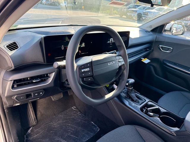 Certified Used 2026 Snow White Pearl Kia LXS image 9