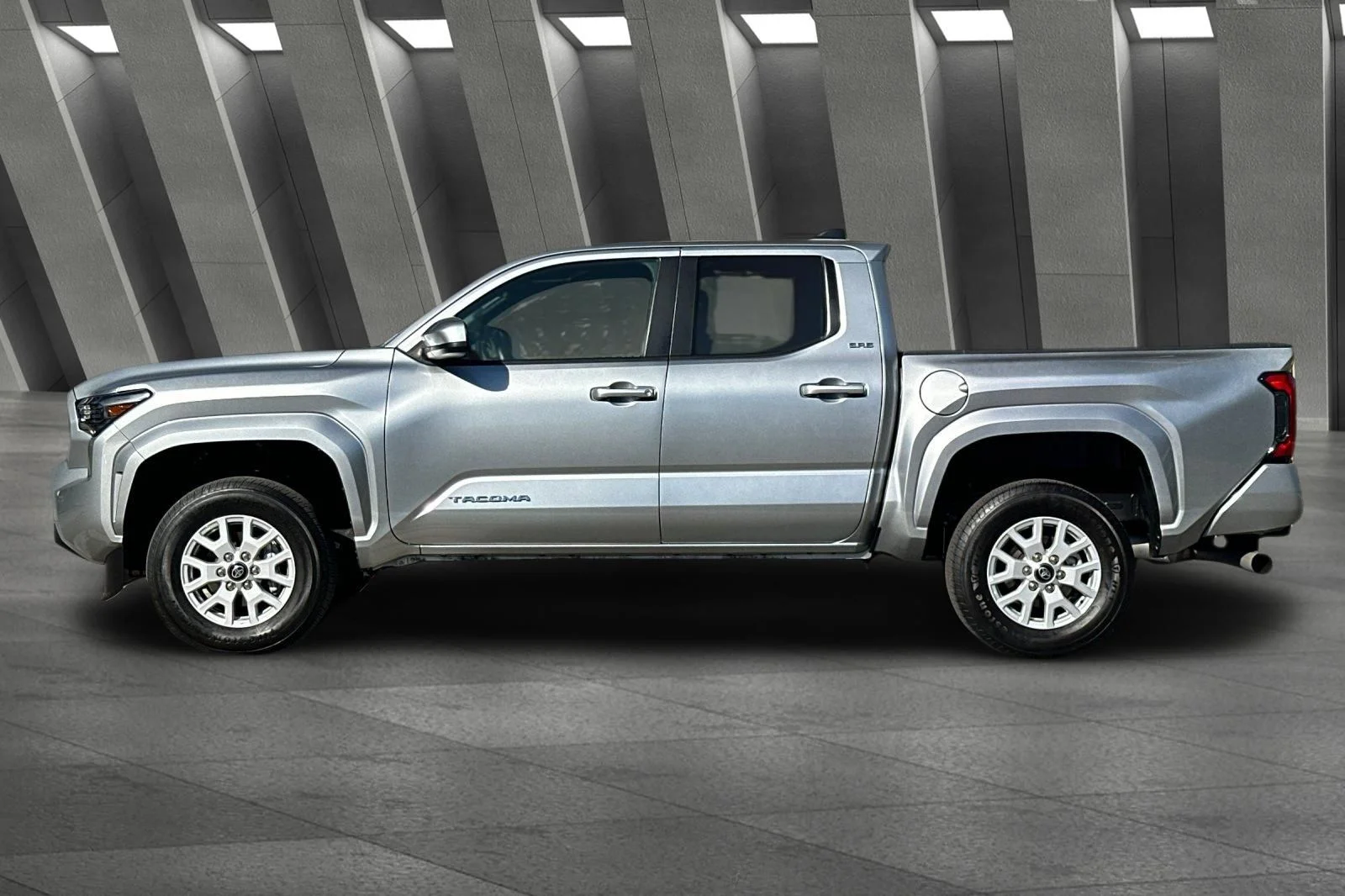 2025 Toyota Tacoma SR5 - Photo 10