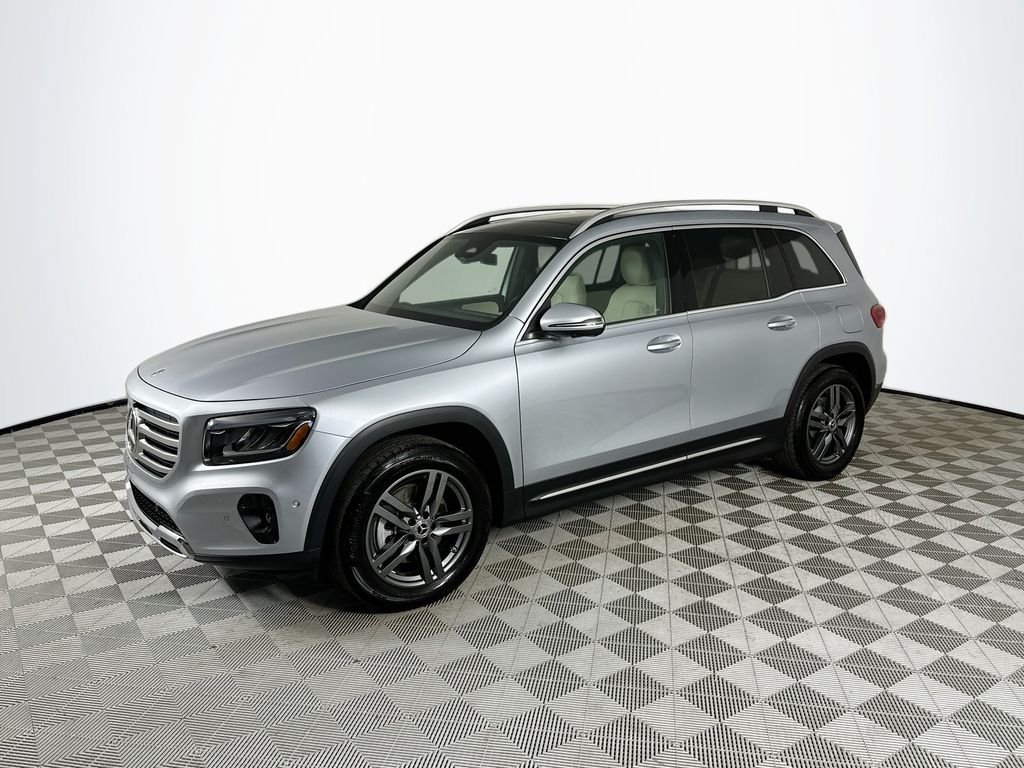 Used 2026  Mercedes-Benz GLB 250 image 3