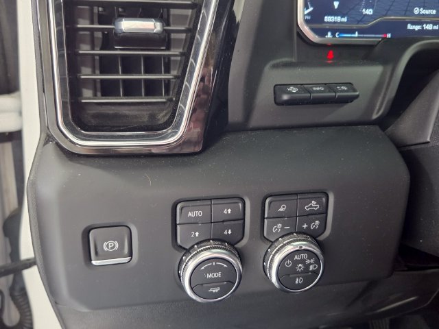 Used 2022 White GMC Denali Ultimate image 31