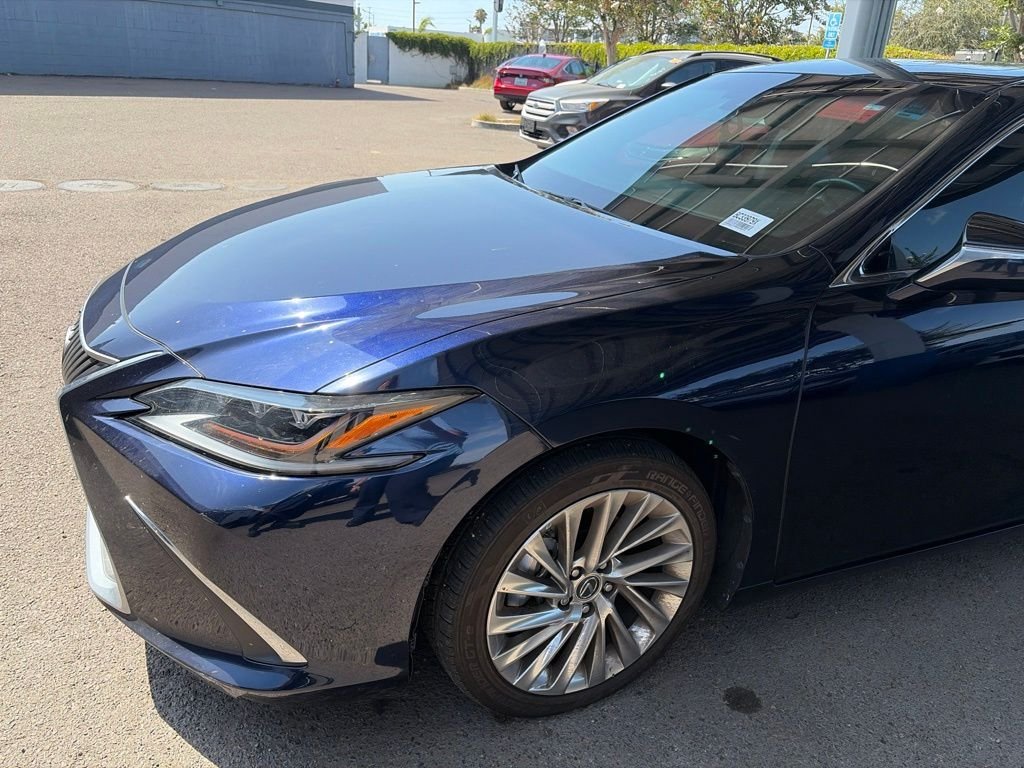Used 2021 Blue Lexus 300h Luxury image 2