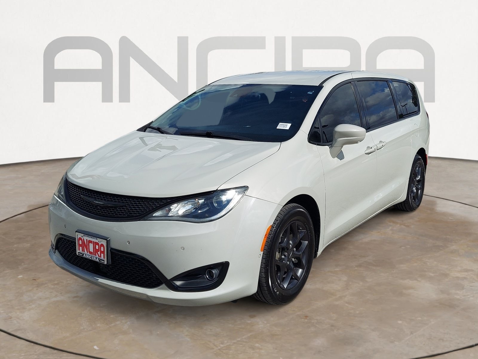 Used 2020 Luxury White Pearlcoat Chrysler Touring image 6