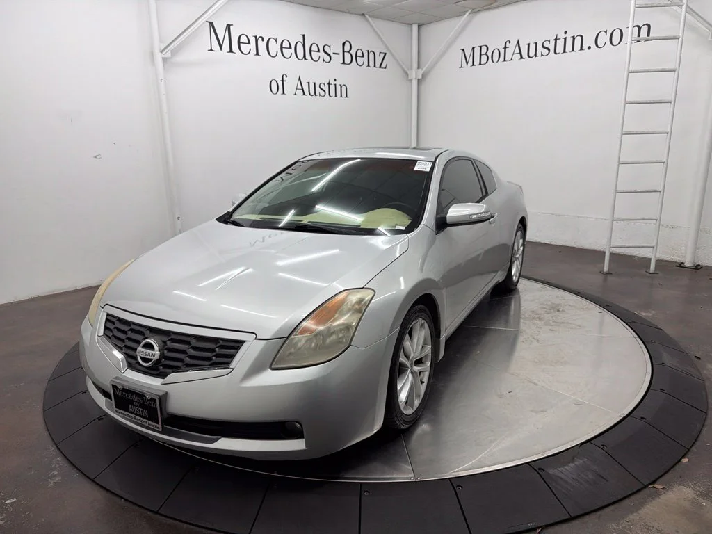 Used 2009 Silver Nissan 3.5 SE image 3