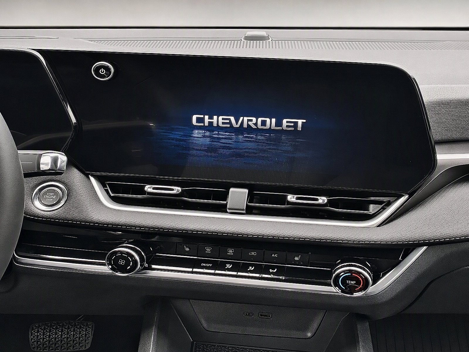 2027 Chevrolet Equinox LT - Photo 18