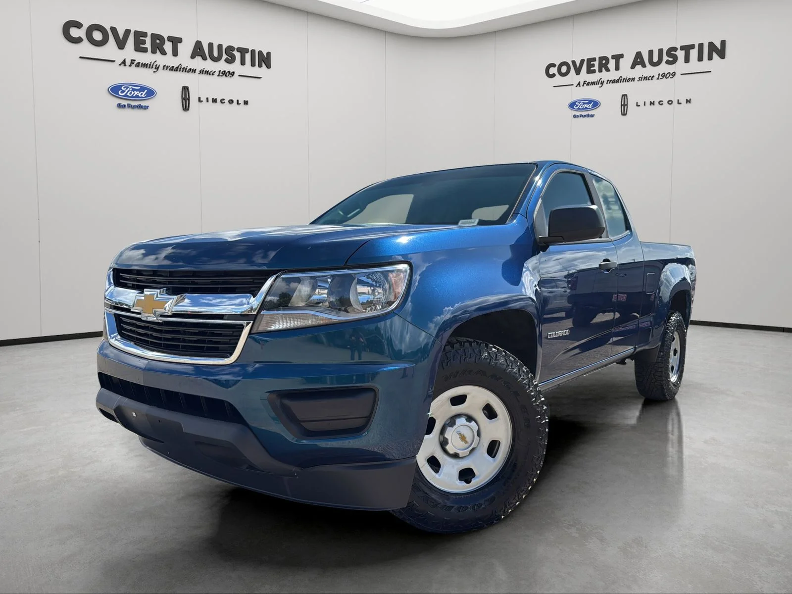 Used 2020 Blue Chevrolet Work Truck image 1