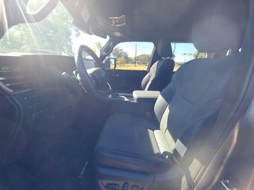 2025 Lexus GX 550 Premium Black Line Special Edition photo 3