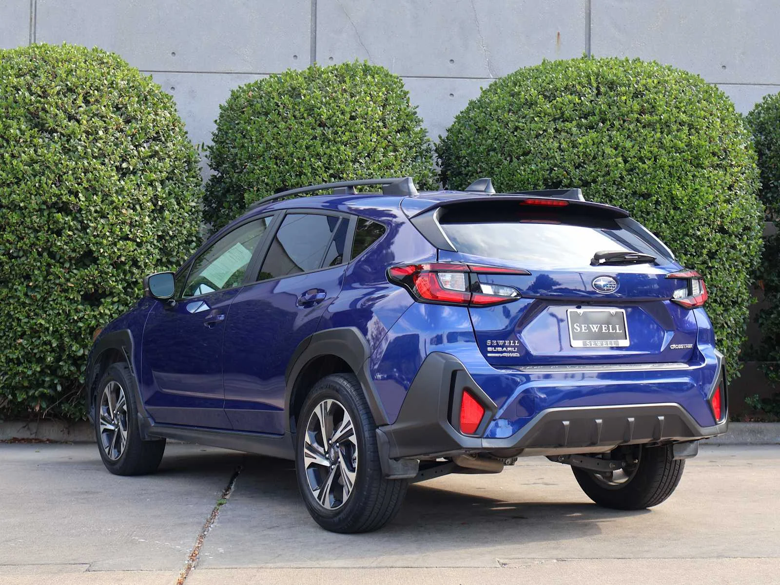 Used 2024 Sapphire Blue Pearl Subaru Premium image 5