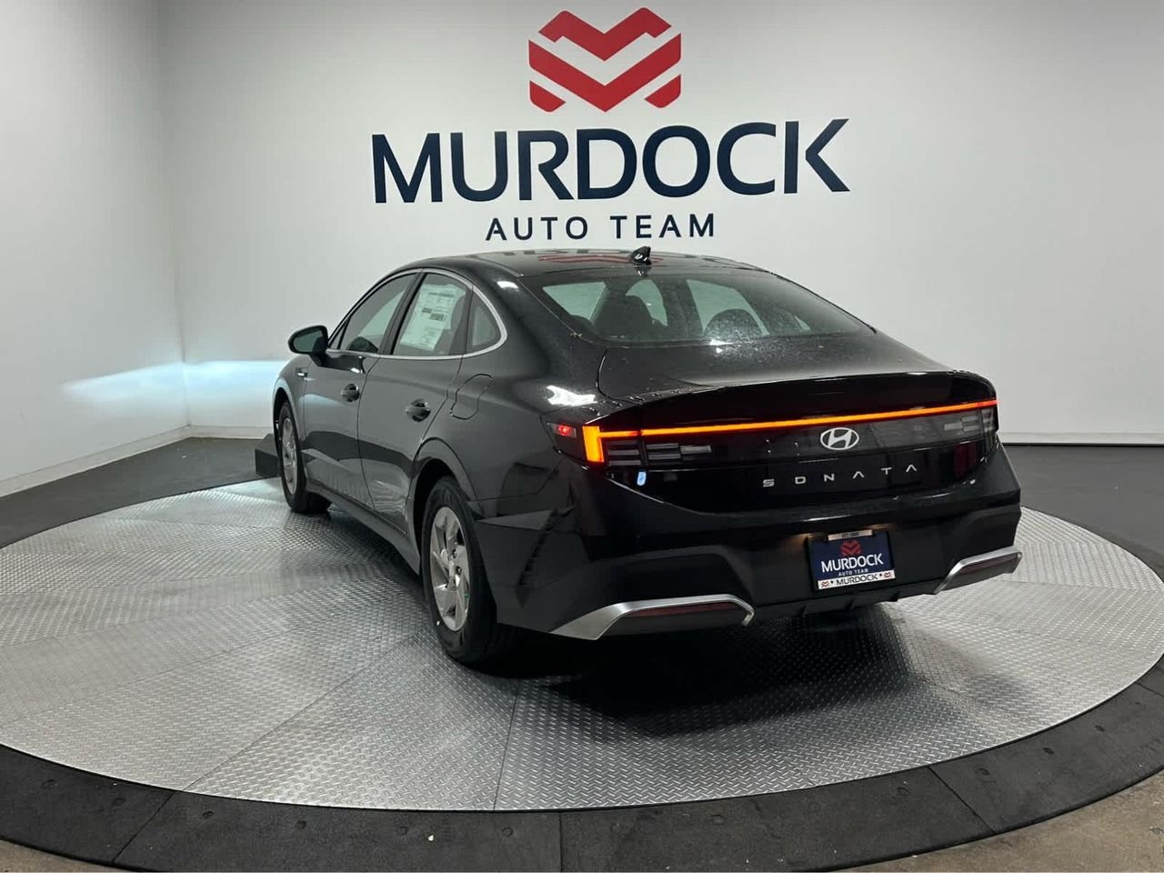 New 2026 Abyss Black Hyundai SE image 4