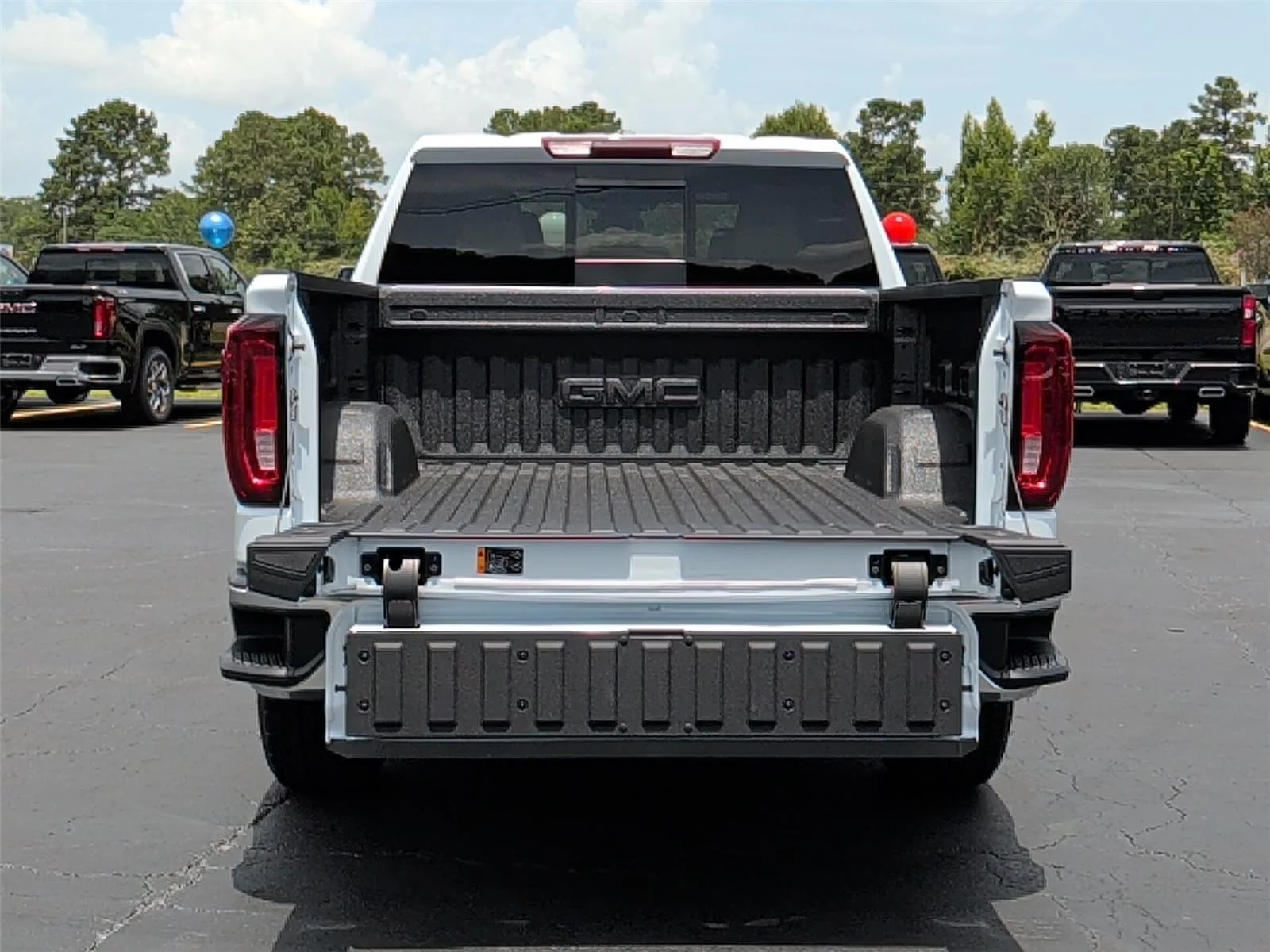 New 2026 Glacier White Tricoat GMC SLT image 5