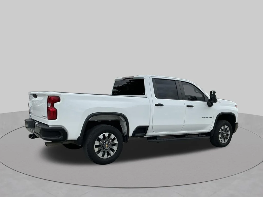 Used 2024 White Chevrolet Custom image 11