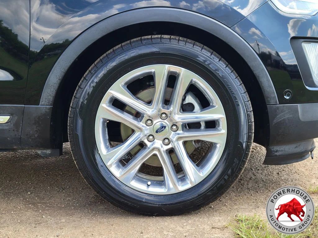 Used 2016 Black Ford Limited image 11