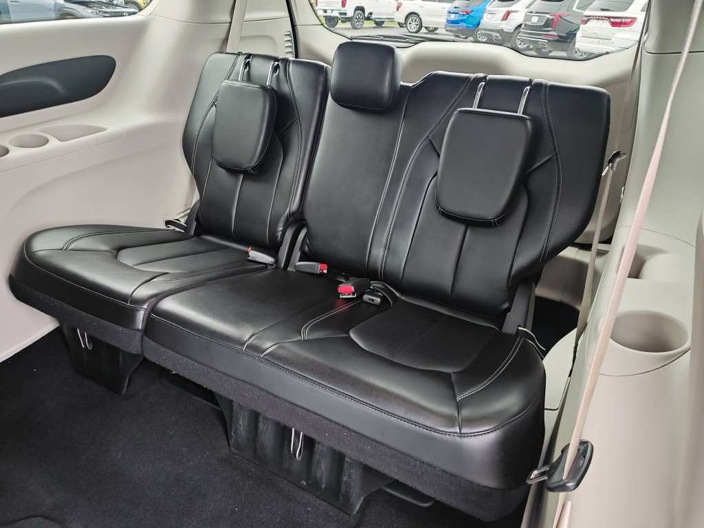 Used 2024 Black Chrysler Touring L image 24