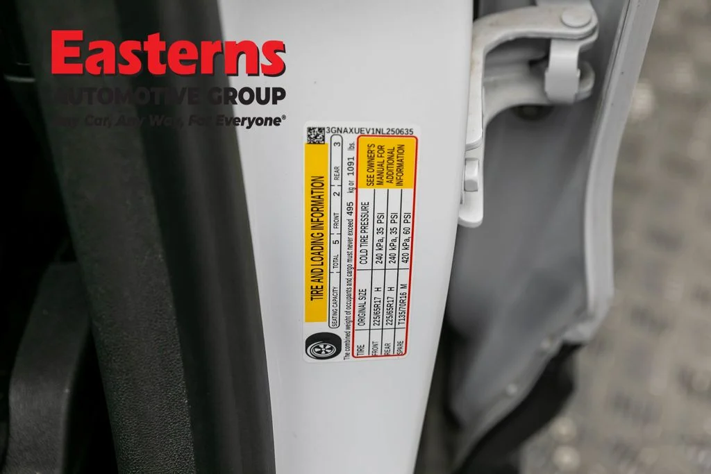 Used 2022 White Chevrolet LT image 34