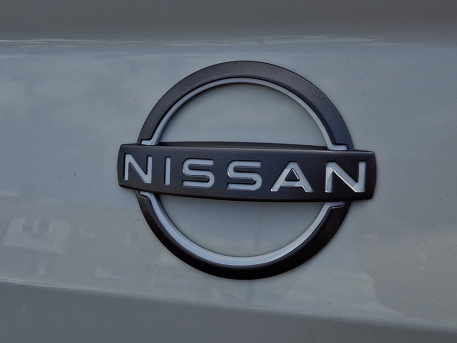 Used 2025 Pearl White Tricoat - QAB Nissan SV AWD image 29