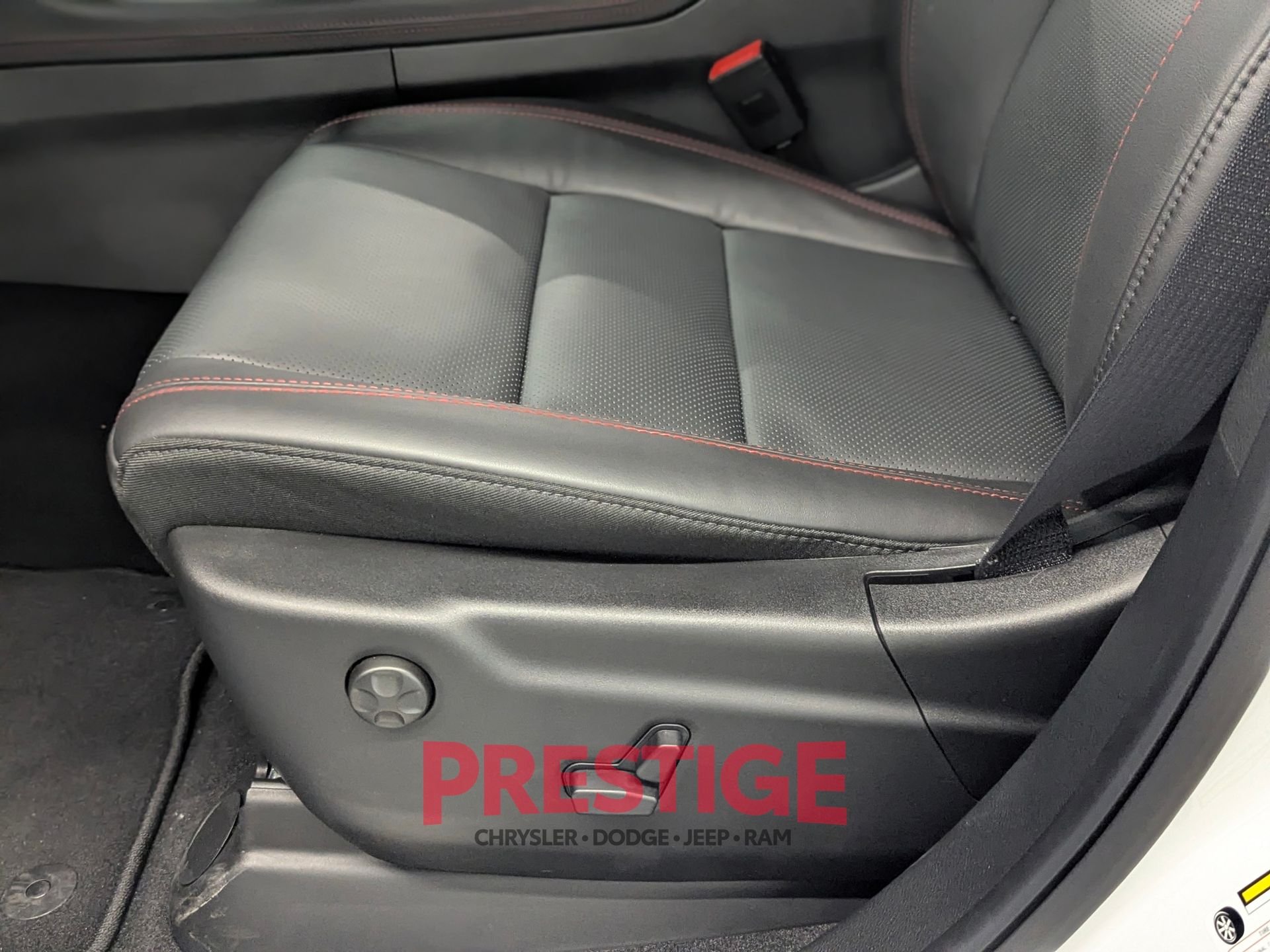 New 2026 White Knuckle Clear-Coat Exterior Paint Dodge GT Plus HEMI V8 image 21