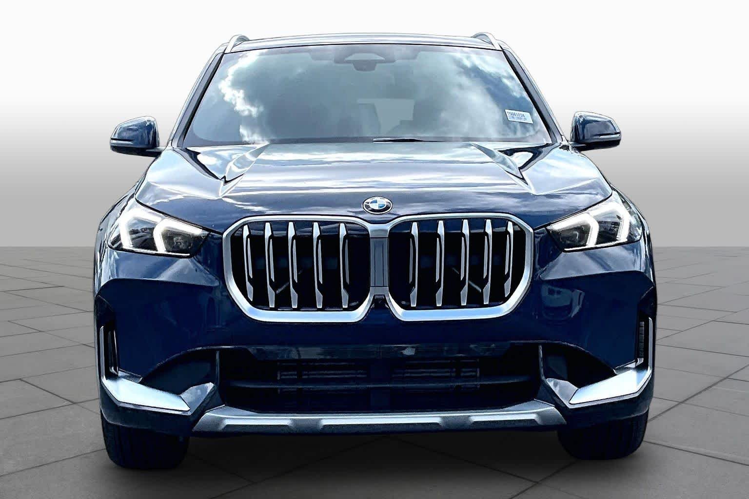 New 2026 Night Dusk Blue Metallic BMW xDrive28i image 3
