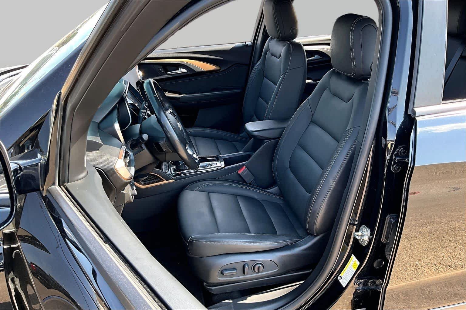 Used 2023 Mosaic Black Metallic Chevrolet ACTIV image 8