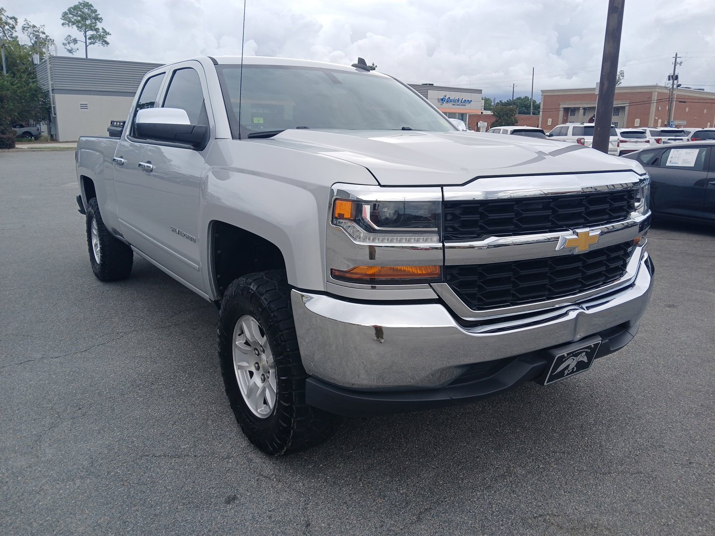 Used 2018 Silver Ice Metallic Chevrolet LT image 3