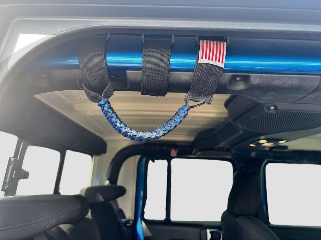 Used 2023 Blue Jeep Sport S image 28