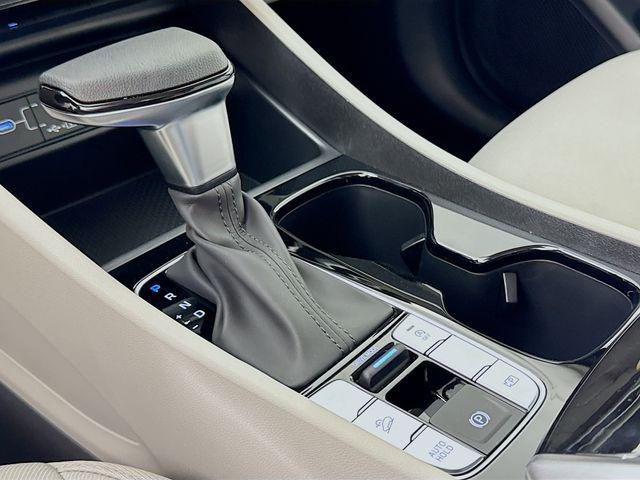 New 2026 Gray Hyundai SEL FWD image 25