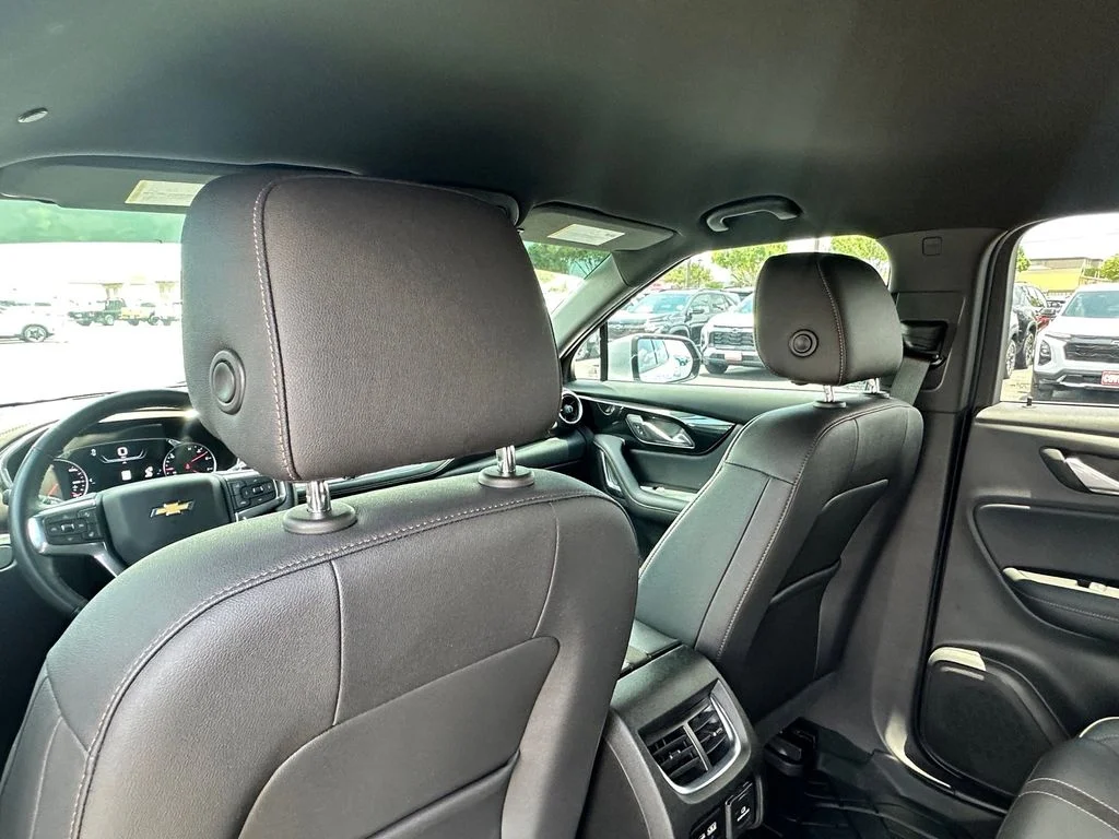 Used 2022 Silver Chevrolet Premier image 25