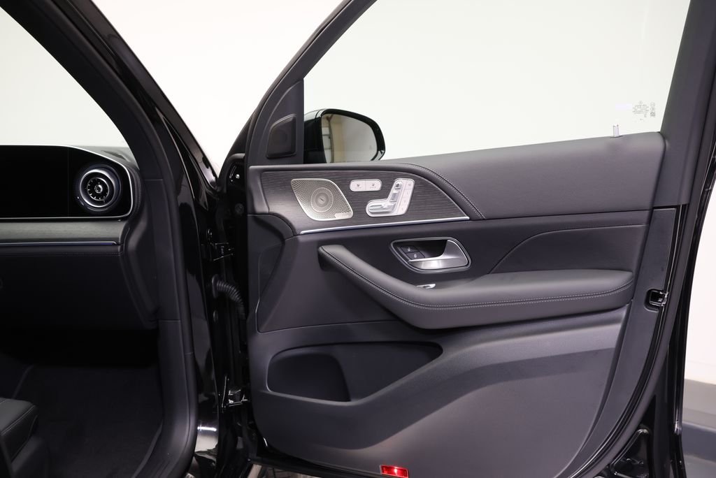 New 2027 Obsidian Black Metallic Mercedes-Benz  image 48