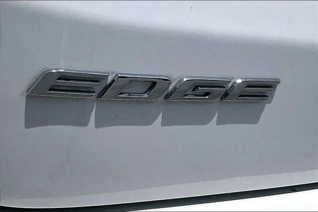 Used 2020 White Ford SEL image 25